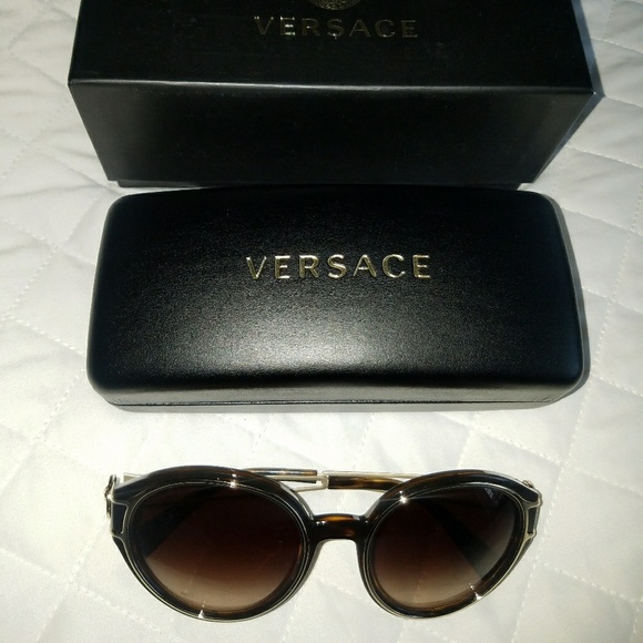 Versace | Accessories | Versace 53 Round Sunglasses | Poshmark